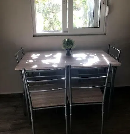 Beach House - 2 Km From - Full Kitchen 3/1 *